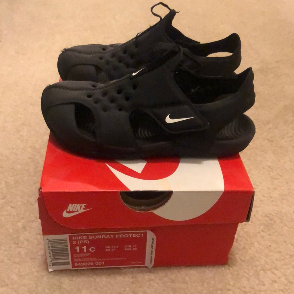Nike Sunray Sandals
